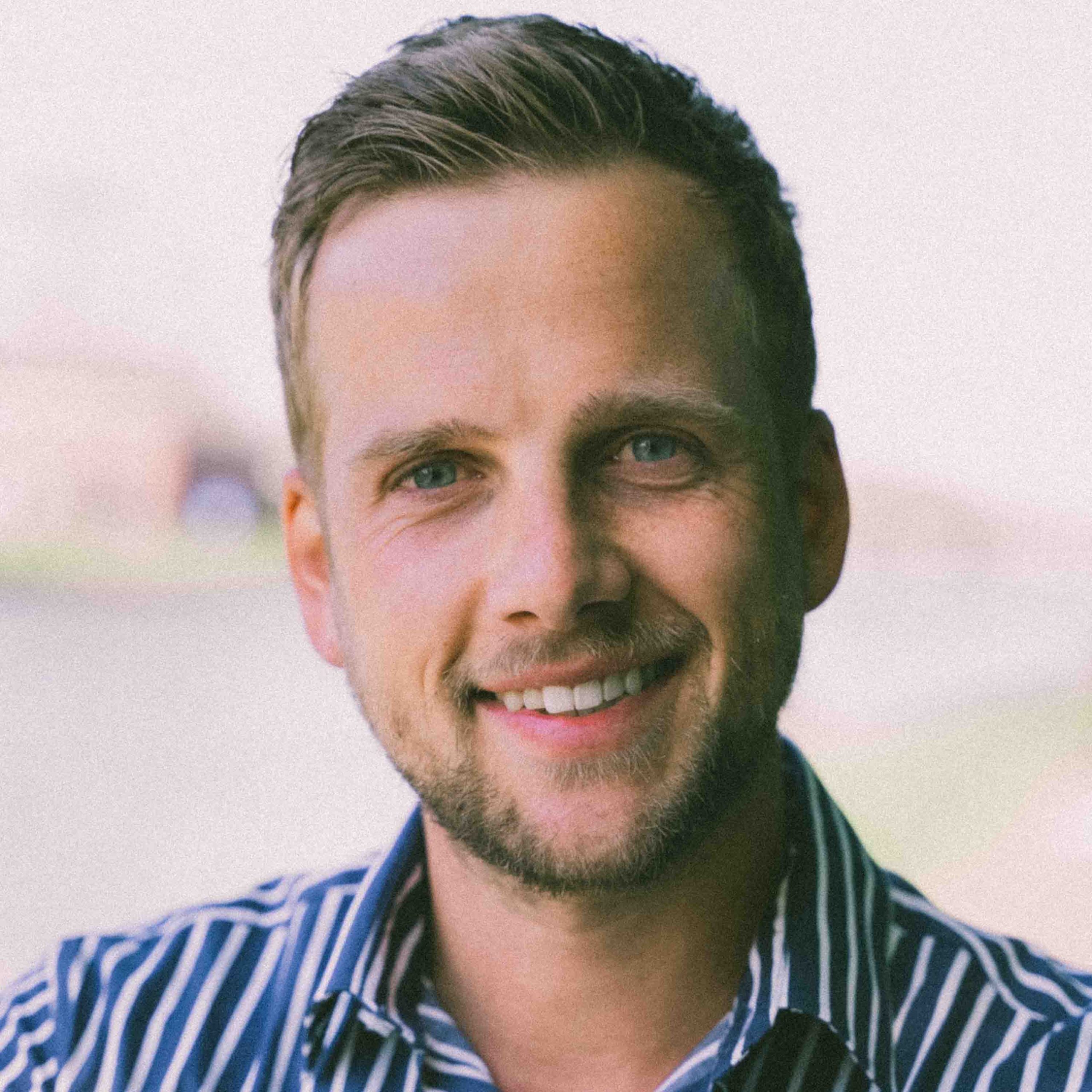 thijs-verlangen-3000x3000-3156138676-circle-32f934321f88c10074281d403142d579-0ntesu9fbv84